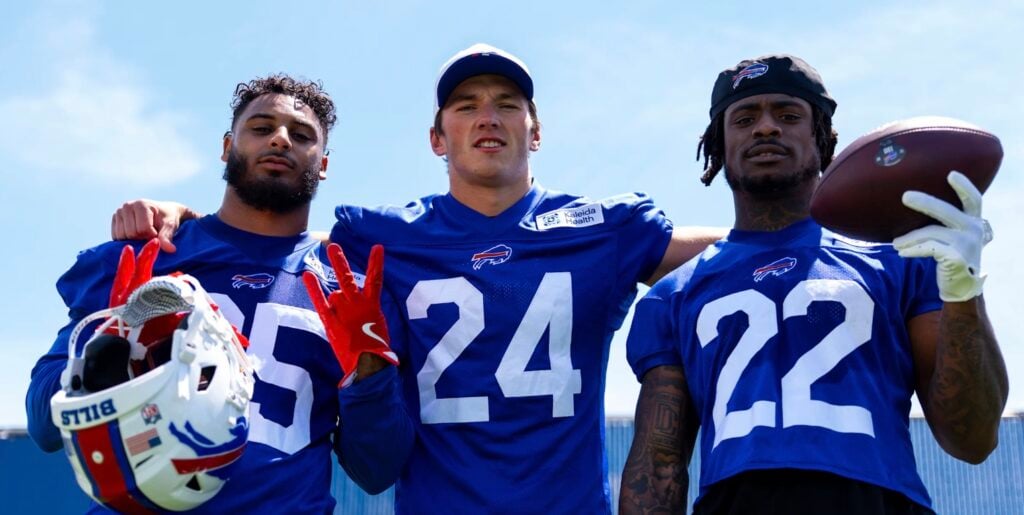 CJ Gardner-Johnson Builds Chemistry With Cole Bishop at Bills Camp